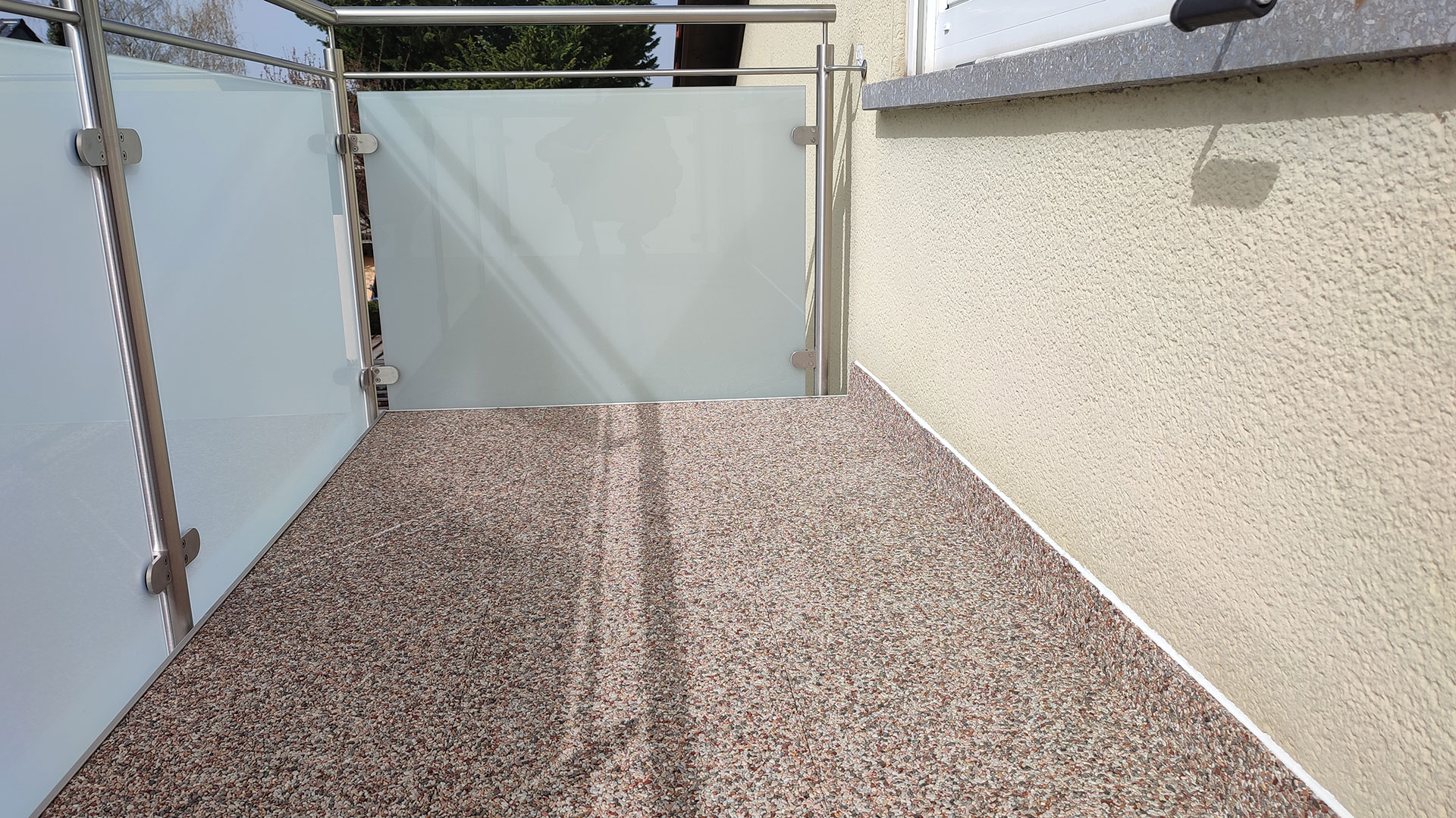 Steinteppichboden für den Balkon in Leonberg
