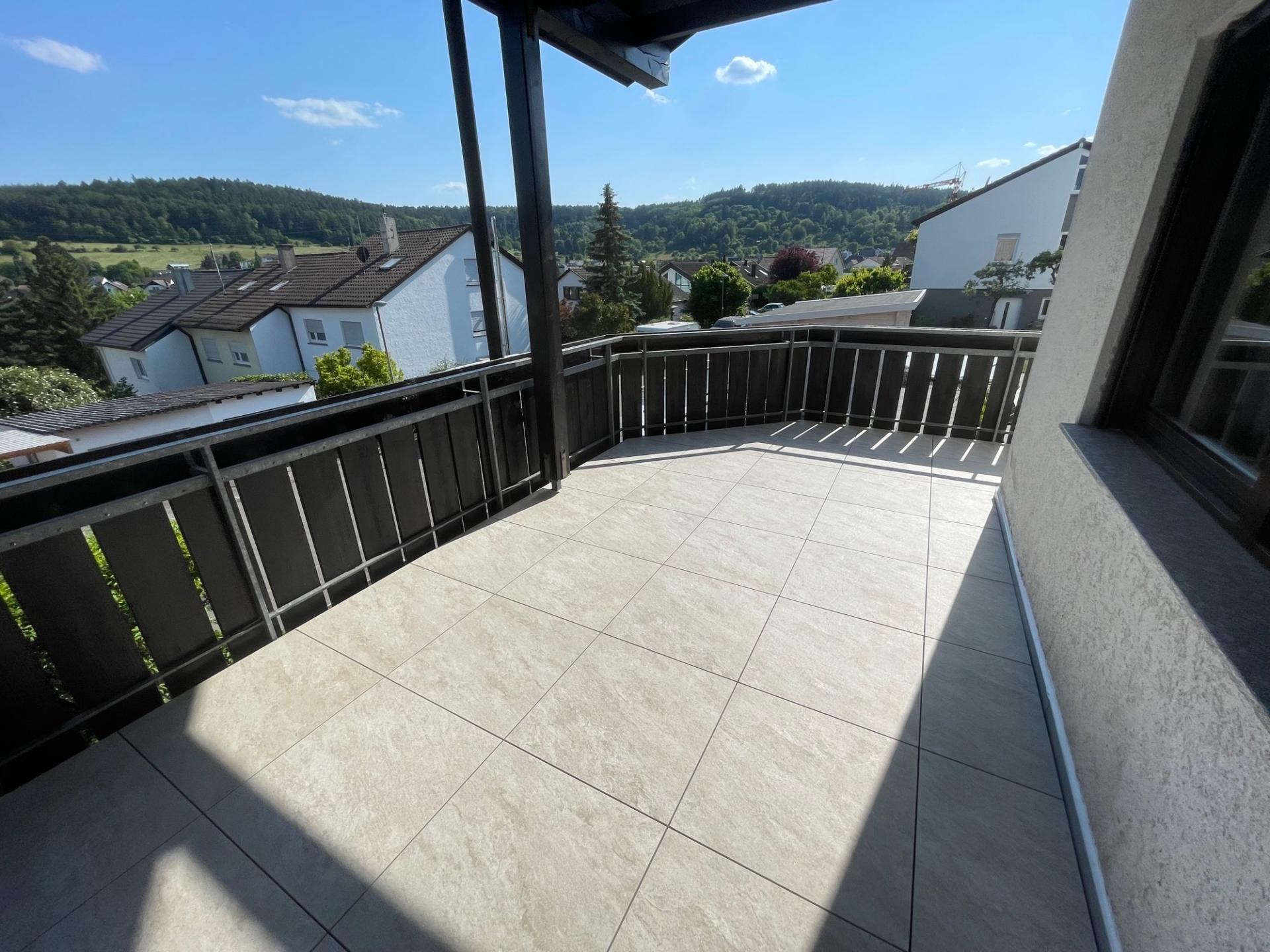 Aluminium Fliesensystem 1 Aluminium-Fliesensystem für Terrasse & Balkon – stabil, pflegeleicht & ohne Verkleben. Schnell montiert & für alle Beläge geeignet.